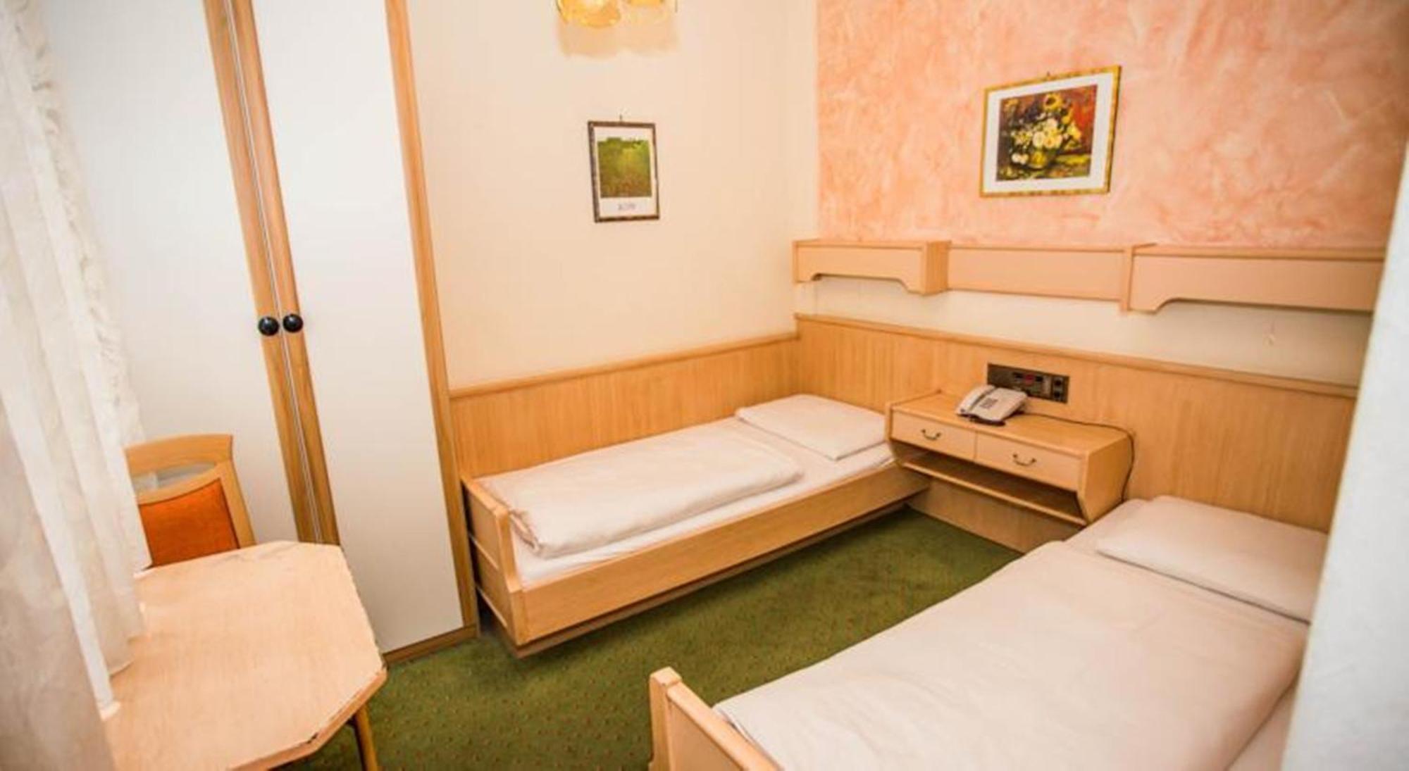 Hotel Hadrigan Виена Екстериор снимка